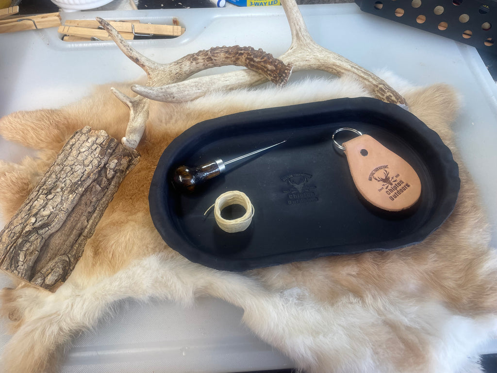 Hand made leather valet - Black