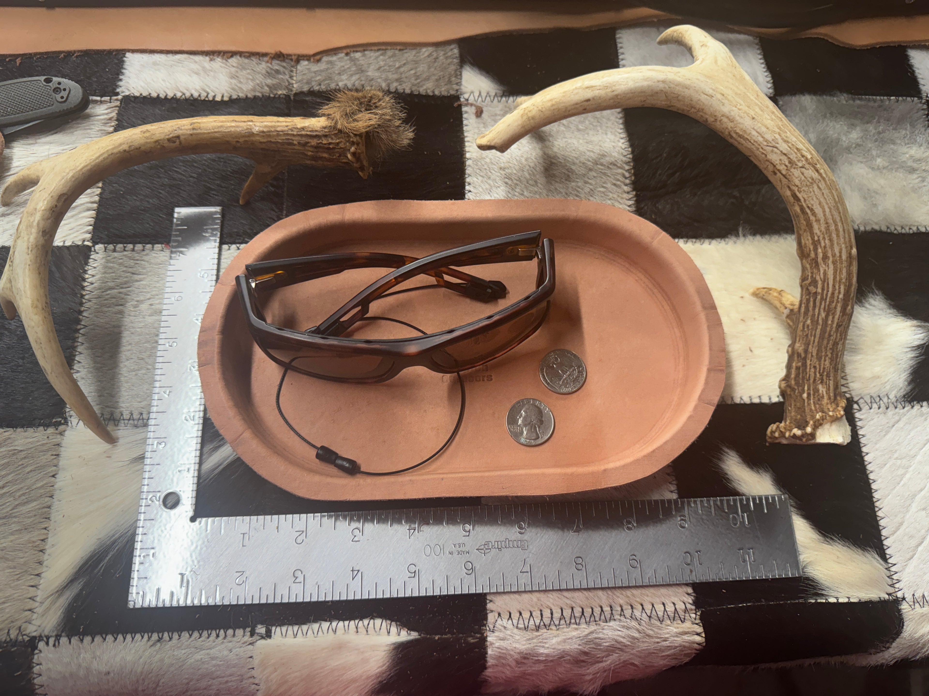 Hand made leather valet - Natural