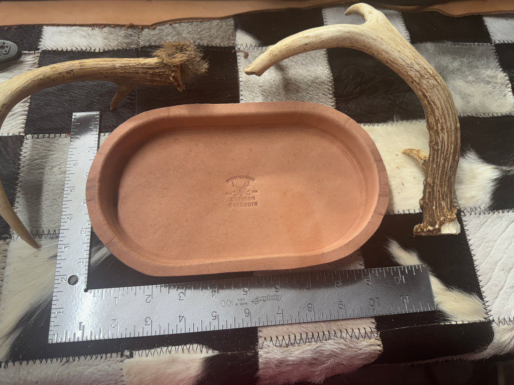 Hand made leather valet - Natural